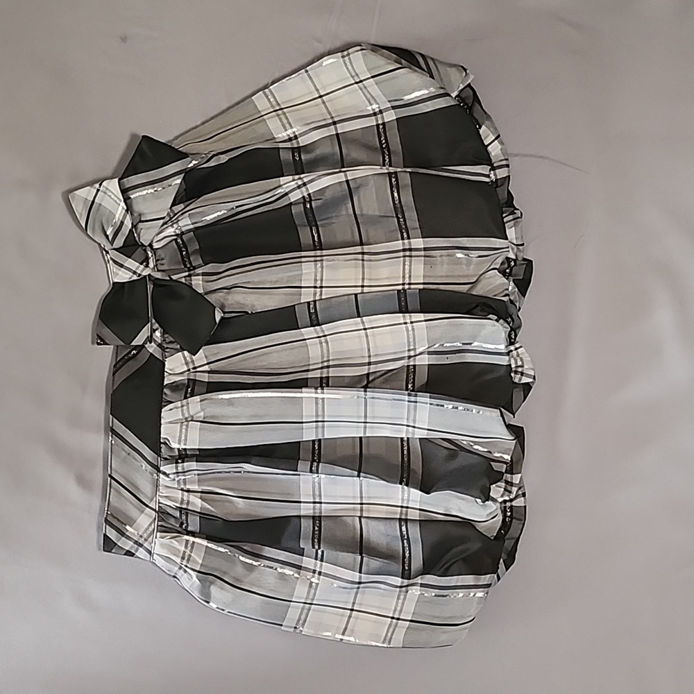 Girls Cherokee black, white, and silver bubble skirt Size: Small (6-6×)